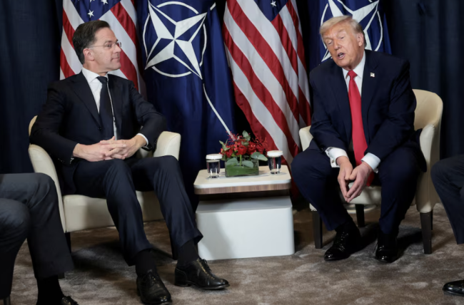 Trump repreende a OTAN por causa do Irã enquanto se encontra com Rutte