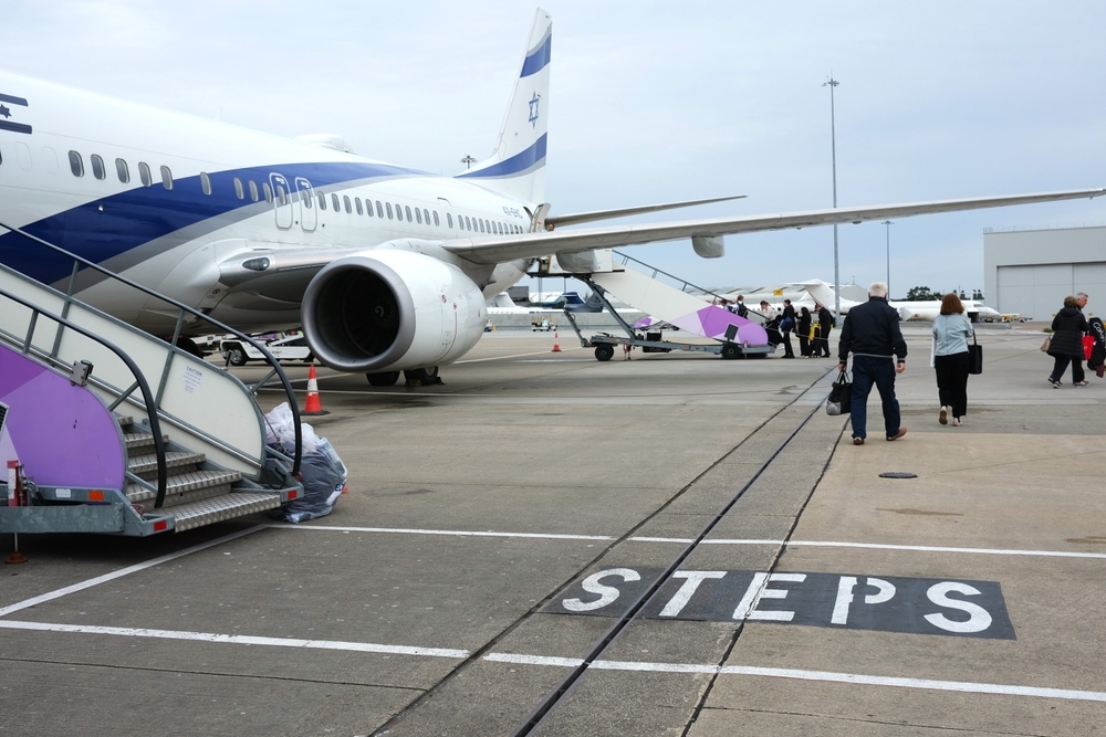 Reino Unido emite alerta para viagem a Israel após ataques israelenses ao Irã