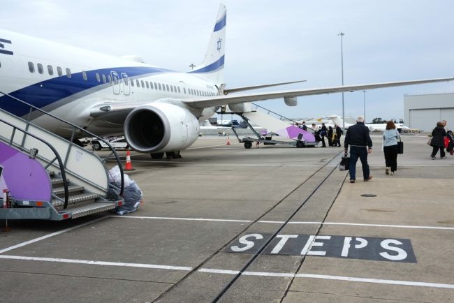 Reino Unido emite alerta para viagem a Israel após ataques israelenses ao Irã