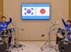 Dueto de bateria K-pop rouba a cena na c&uacute;pula Jap&atilde;o-Coreia do Sul