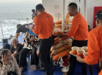 Balsa das Filipinas vira com mais de 350 pessoas a bordo, deixando pelo menos 15 mortos
