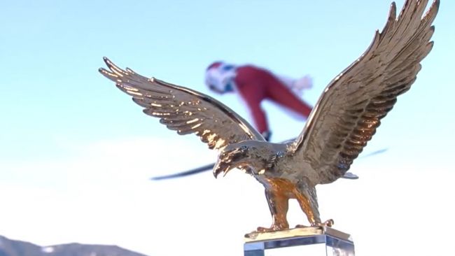 Um clássico de janeiro: veja como um novo recorde de salto de esqui é quebrado em Garmisch-Partenkirchen
