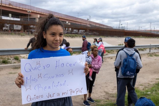 Suprema Corte intervém para deter deportações venezuelanas sob lei de guerra