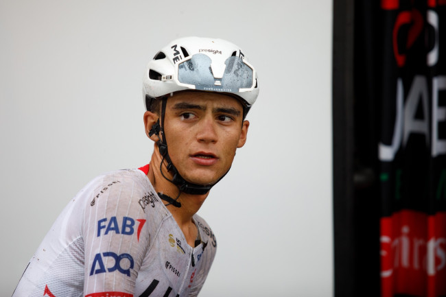 Isaac del Toro vence sua primeira etapa no Tour de France com grande ajuda do companheiro de equipe Tadej Pogacar