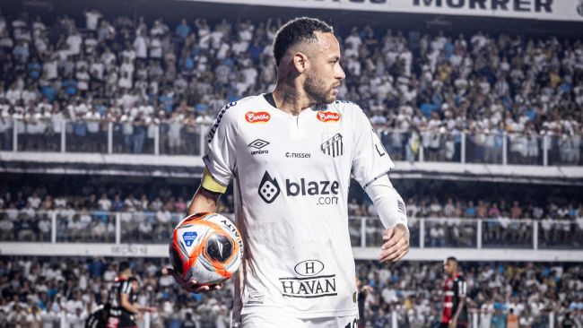 O constrangimento de Neymar com o Santos: comemorar um gol que não foi e brigar com um torcedor