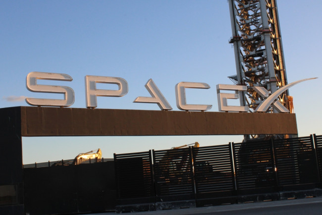 SpaceX vai competir em concurso do Pentágono para tecnologia de drones autônomos