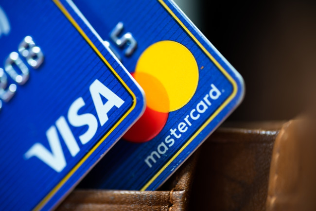 Bancos do Reino Unido exploram alternativa doméstica ao Visa e Mastercard em meio às preocupações de Trump