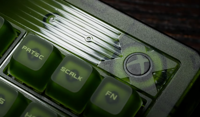 8Bitdo presta homenagem ao Xbox original com um teclado elegante