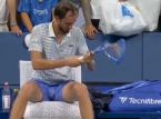 US Open se transforma em um circo durante o jogo Medvedev-Bonzi em incidente bizarro causado por fot&oacute;grafo