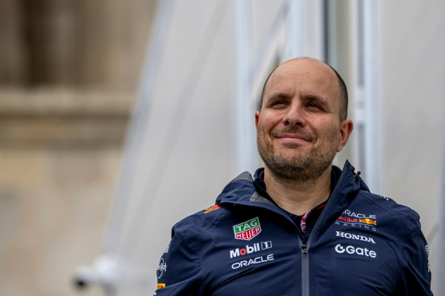 O engenheiro de corrida e grande amigo de Max Verstappen, Gianpiero Lambiase, está deixando a Red Bull para se juntar à McLaren