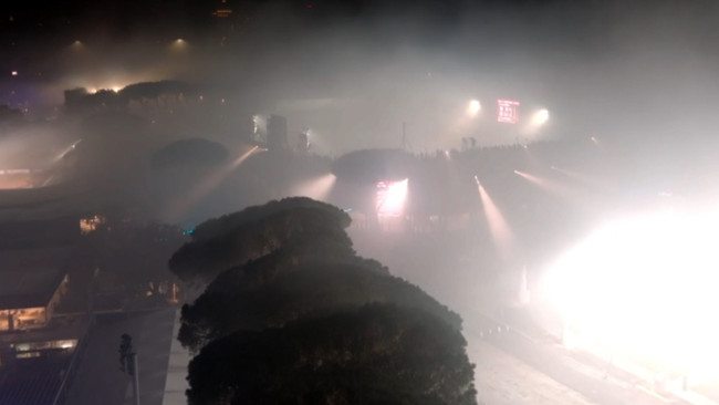 Fumaça dos fogos de artifício da vitória da Inter de Milão na Coppa causa atraso em partida de tênis entre Jódar e Darderi