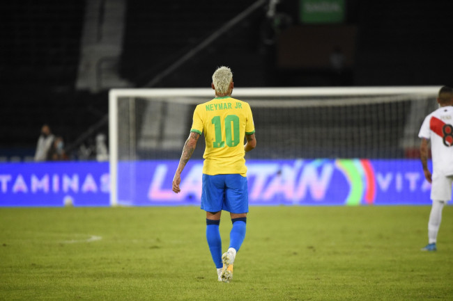 Neymar Jr. insinua aposentadoria da seleção brasileira: "Eu tentei, agora acabou"