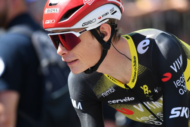 Jonas Vingegaard vence a primeira etapa do Giro d'Italia e sobe do 15º para o 2º lugar na classificação geral