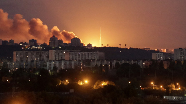 Ataque russo a Kiev mata 11 dias após outro ataque recente que matou 30