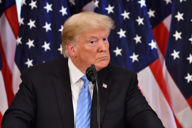 Trump diz que a administração está "revisando tudo" após o assassinato de Alex Pretti em Minneapolis