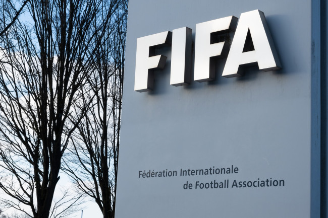 Suécia e Sérvia, as nações seguintes após o País de Gales a retirar o apoio a Infantino