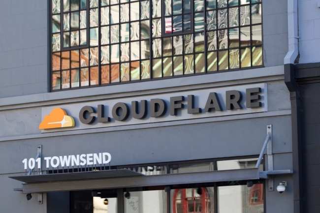 Queda de energia na Cloudflare desestabiliza grandes sites como X, LinkedIn e Zoom