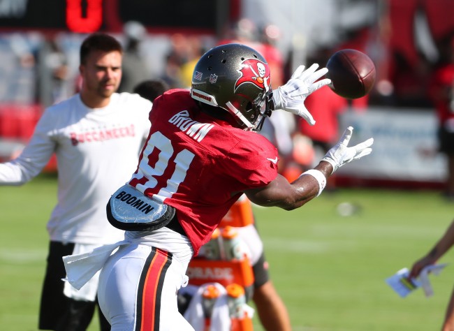 O ex-astro da NFL Antonio Brown foi extraditado para os EUA para enfrentar a acusação de tentativa de homicídio em segundo grau