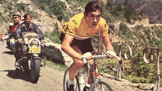 O lendário ciclista Eddy Merckx foi hospitalizado por infecção no quadril após fratura em 2024
