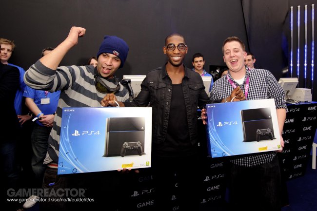 Europa recebe PlayStation 4 de braços abertos