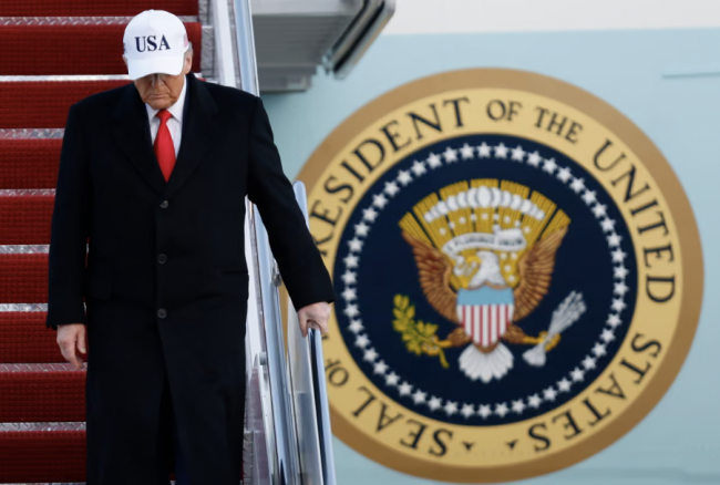 Trump reforça a aposta na Groenlândia após conversas com a Dinamarca fracassarem: 