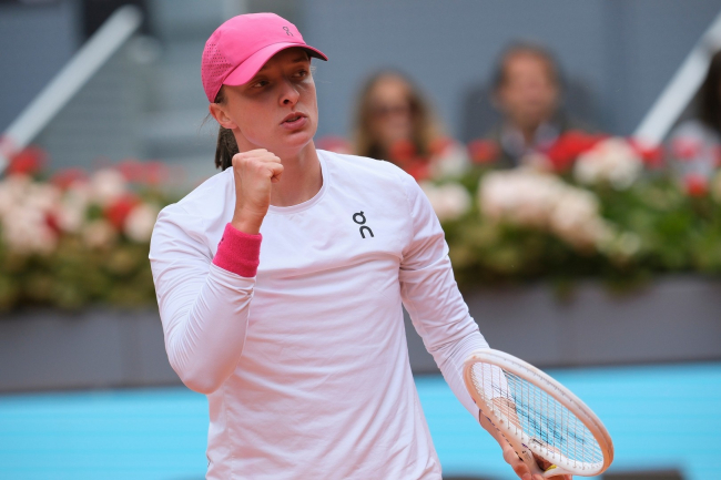 Iga Swiatek vence uma final dominante de Wimbledon por 6-0 e 6-0 sobre Anisimova