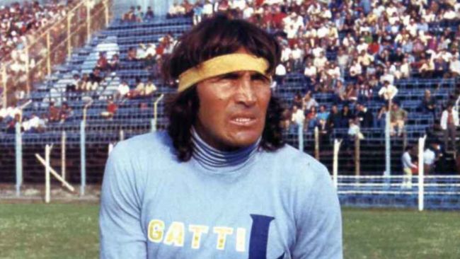 Goleiro argentino Hugo 'El Loco' Gatti morre aos 80 anos