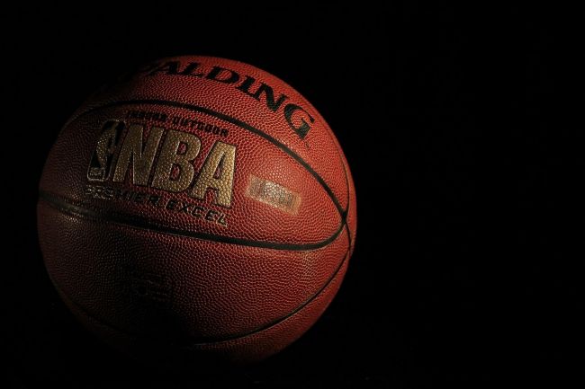 Jogador da NBA perderá 11,7 milhões de dólares após suspensão de 25 partidas por substâncias proibidas