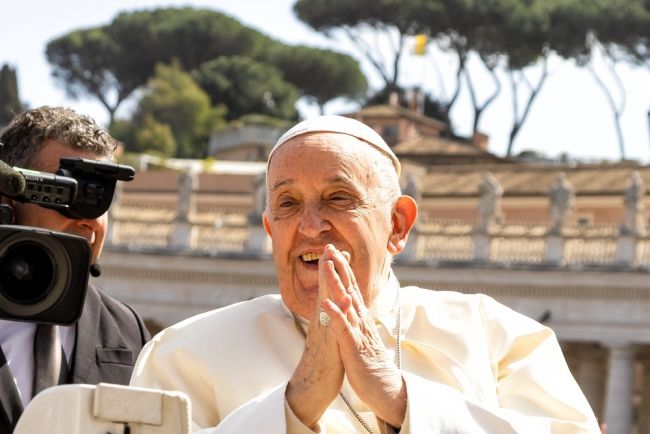 Papa Francisco morre aos 88 anos