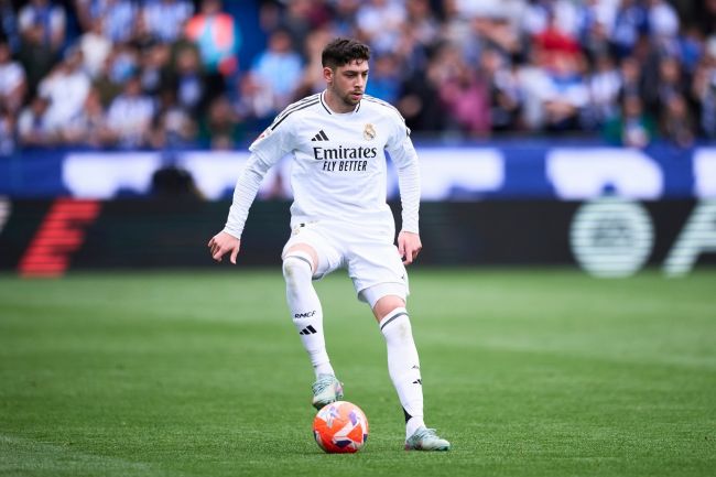 As ambições do Real Madrid de voltar à Liga ainda vivas após golo de Valverde aos 93