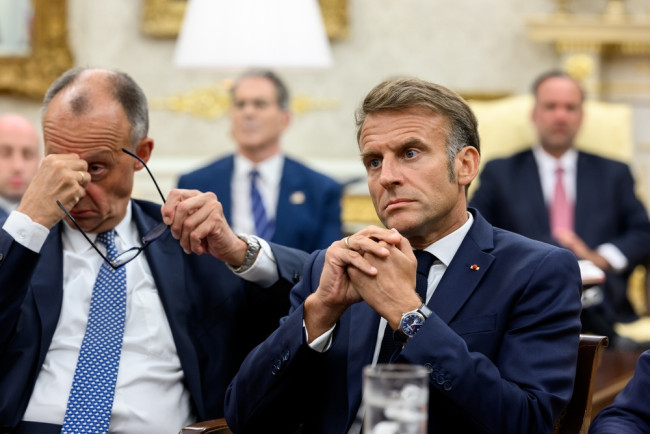 Macron e Merz discutem projeto problemático de caça de €100 bilhões