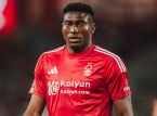 Atacante do Nottingham Forest, Taiwo Awoniyi, em coma induzido após lesão que poderia ter sido evitada pelos árbitros