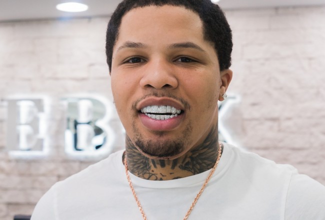 A campeã de boxe da WBA, Gervonta Davis, é procurada pela polícia de Miami por acusações de violência doméstica