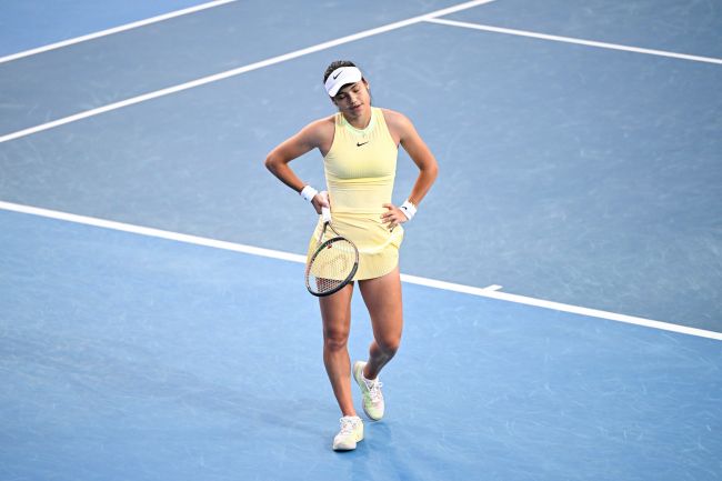 A promessa britânica Emma Raducanu sofre outra derrota decepcionante em Cingapura