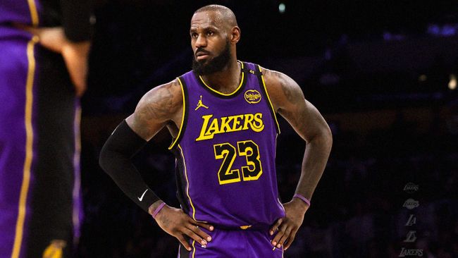 LeBron James encerra uma série de derrotas com uma campainha em um de seus piores jogos