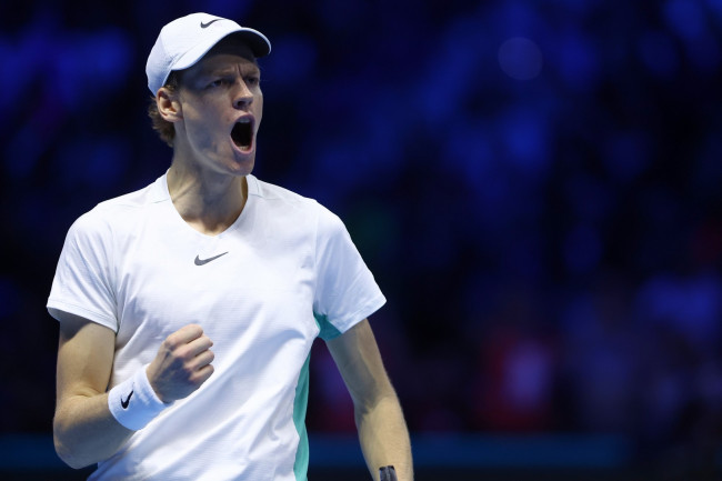 Jannik Sinner se retira do Cincinnati Open devido a lesão no joelho