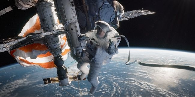 Bilionário faz a primeira caminhada espacial privada do mundo