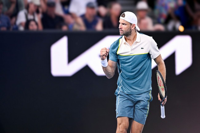 Grigor Dimitrov desiste do Masters de Paris, mas sente-se orgulhoso de avaliar a sua condição: "Foi o momento certo para parar"