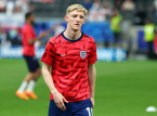 O Barcelona contrata Anthony Gordon, do Newcastle, por 80 milh&otilde;es de euros at&eacute; 2031