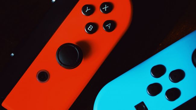Primeira foto de um controlador Joy-Con Nintendo Switch 2 completo e aparentemente real