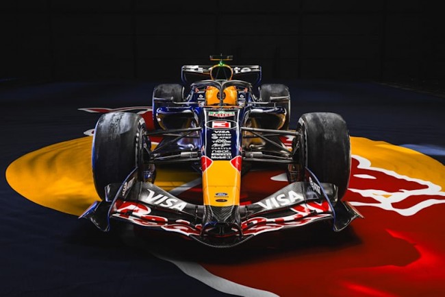 A Red Bull faz o impensável e apresenta seu carro de F1 2026 com uma nova pintura