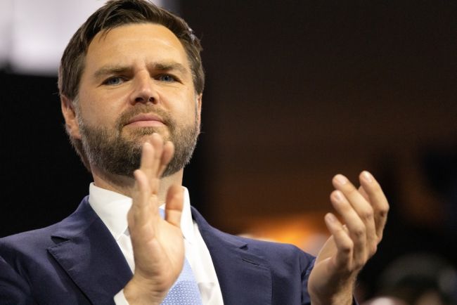 JD Vance adota linha dura na Groenlândia e critica Dinamarca