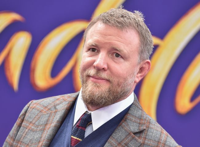 A série Ray Donovan de Guy Ritchie está se transformando em outra coisa