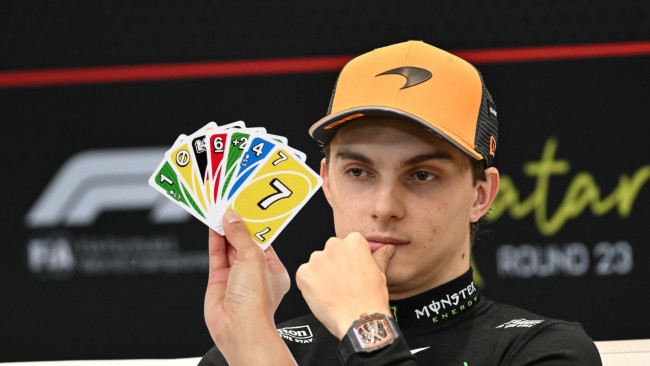 Oscar Piastri, George Russell e Alex Albon conquistaram um campeonato "UNO" "com regras questionáveis"