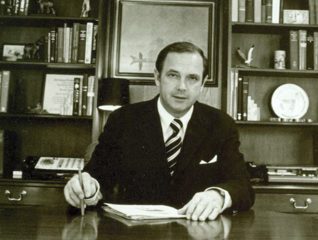 Alexander Butterfield falece aos 99 anos
