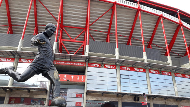 O Benfica mais uma vez simboliza Eusébio para se defender de acusações racistas após o incidente de Prestianni-Vinícius