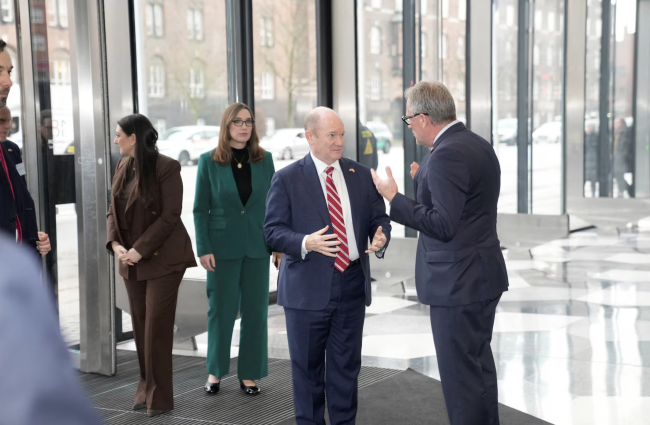 Delegação bipartidária dos EUA visita a Dinamarca após as declarações de Trump sobre a Groenlândia