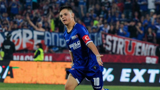 A emocionante homenagem do clube chileno a Walter Montillo e seu filho Santino, 15 anos após lutar pela vida