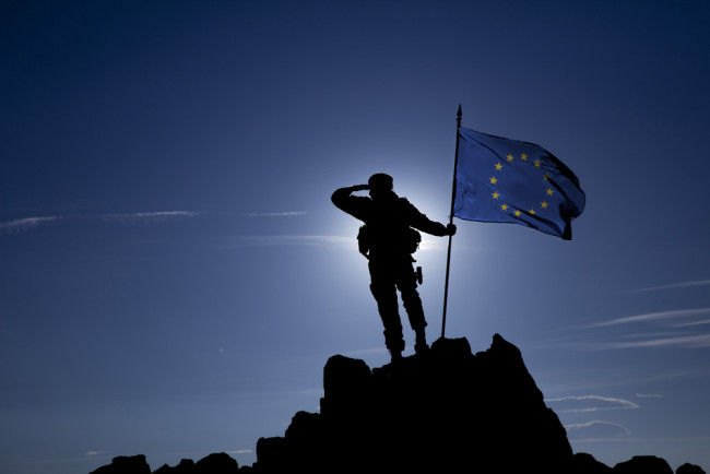 Aliados europeus exploram um banco de investimento em defesa para aumentar os gastos militares conjuntos