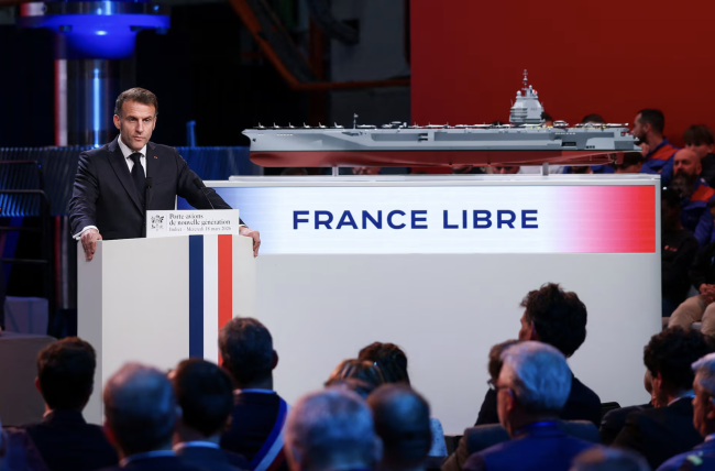 A França nomeia seu próximo porta-aviões como "France Libre "